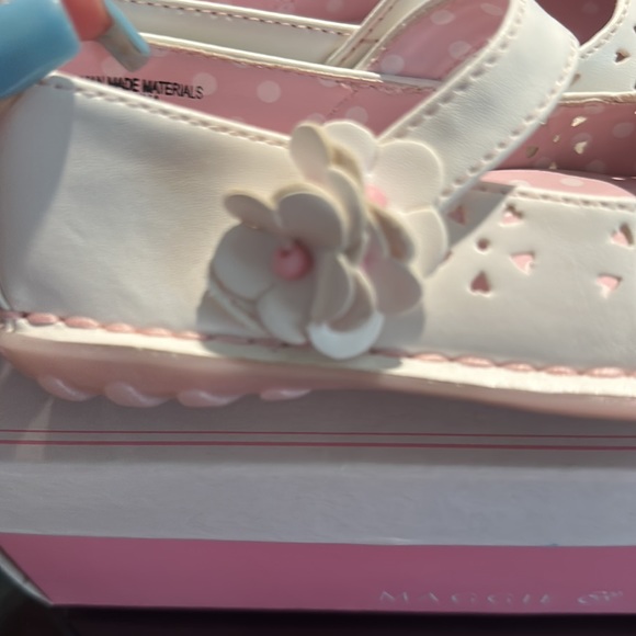 Girls shoes - Picture 4 of 8